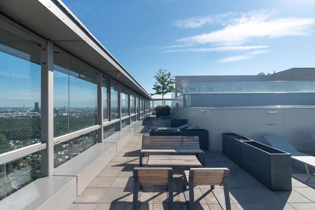 维也纳Hoch Hinaus, Neu Und Stilvoll Mit Pool Am Dach公寓 外观 照片